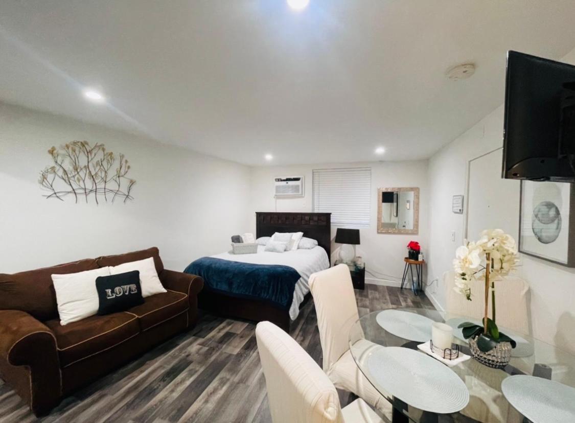 Lovely Sherman Oaks Studio Los Angeles Exterior foto